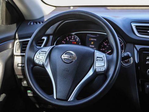 Used 2016 Nissan Rogue SV FWD image 15