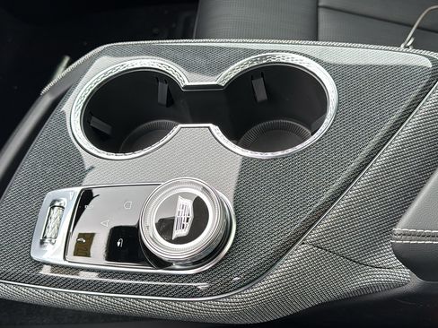 New 2026 Cadillac Optiq Luxury 2 image 22