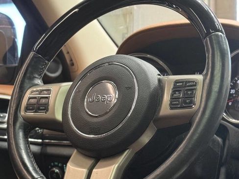 Used 2012 Jeep Grand Cherokee Overland Summit AWD/4WD image 22