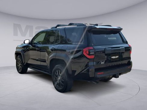 Used 2025 Toyota 4Runner SR5 AWD/4WD image 3