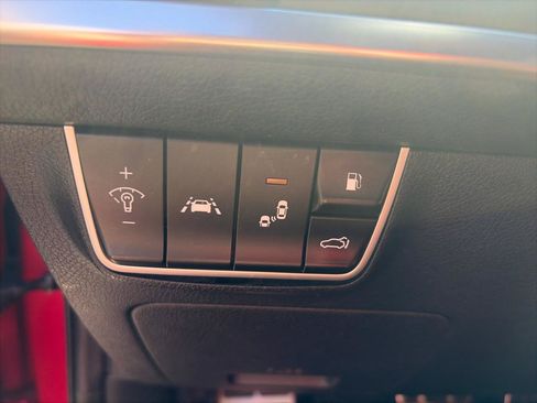 Used 2018 Kia Stinger GT2 AWD/4WD image 13