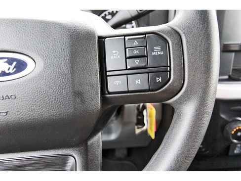 Used 2025 Ford F250 4x4 Crew Cab Super Duty image 16