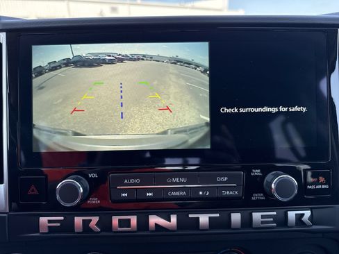 Used 2025 Nissan Frontier SV AWD/4WD image 24