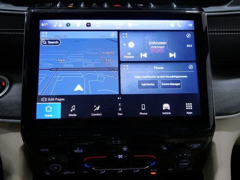 Used 2023 Jeep Grand Cherokee Limited w/ Trailer Tow Package image 24