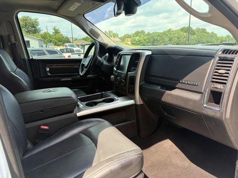 Used 2017 RAM 1500 Laramie AWD/4WD image 13