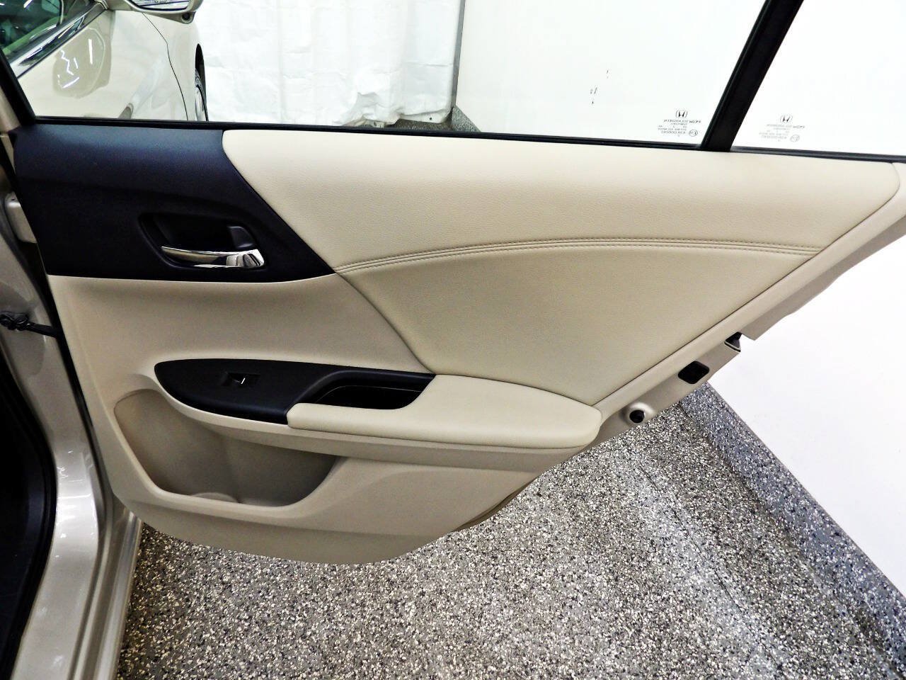 Used 2013 Honda Accord EX image 12
