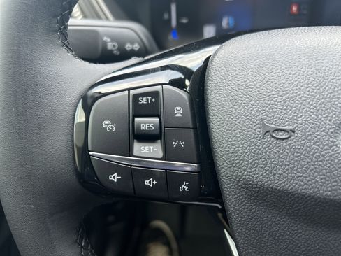 New 2025 Ford Escape SE image 16