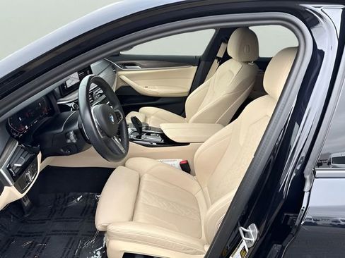 Certified 2023 BMW 530i xDrive w/ M Sport Package AWD/4WD image 9