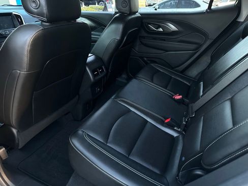 Used 2022 GMC Terrain SLT image 16