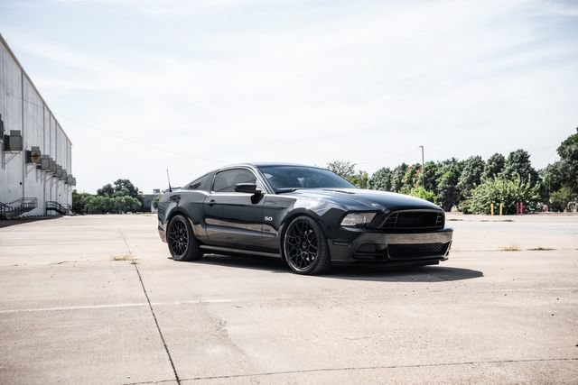 Used 2014 Ford Mustang GT Premium w/ Comfort Package RWD image 34