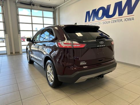 Used 2022 Ford Edge SEL w/ Convenience Package AWD/4WD image 6