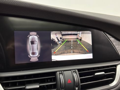 Used 2021 Alfa Romeo Giulia Sprint w/ Sun & Sound Package image 19