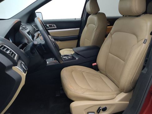 Used 2017 Ford Explorer XLT w/ Equipment Group 202A AWD/4WD image 17