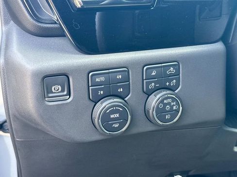 Certified 2025 Chevrolet Silverado 1500 ZR2 image 33