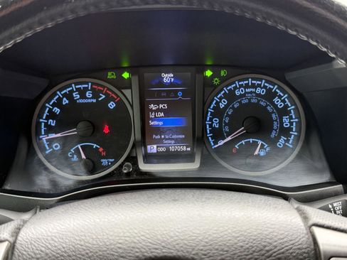 Used 2021 Toyota Tacoma TRD Off-Road AWD/4WD image 21