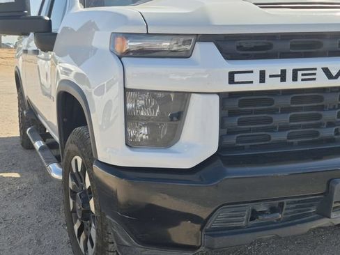 Used 2020 Chevrolet Silverado 2500 Custom w/ Custom Value Package AWD/4WD image 4