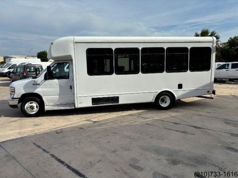 Used 2019 Ford E-450 and Econoline 450 Super Duty w/ Shuttle Bus Prep Package RWD image 4