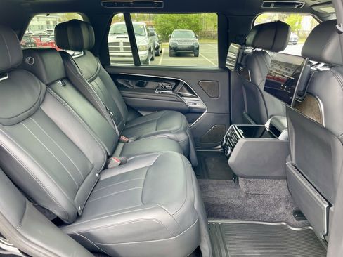 Used 2023 Land Rover Range Rover Long Wheelbase Autobiography image 31