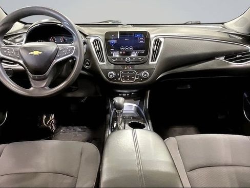 Used 2021 Chevrolet Malibu LT FWD image 16