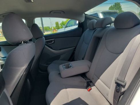 Used 2015 Hyundai Elantra SE w/ Option Group 02 FWD image 22