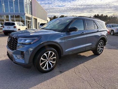 Used 2025 Ford Explorer ST-Line image 7