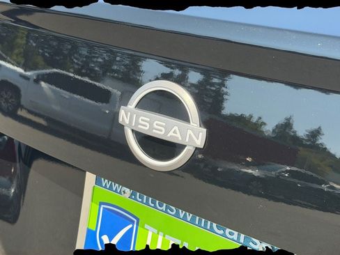 Used 2025 Nissan Versa SV FWD image 33