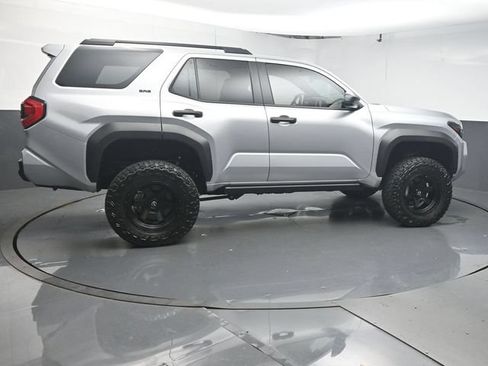 Used 2025 Toyota 4Runner SR5 AWD/4WD image 8