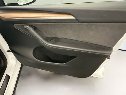 Used 2023 Tesla Model Y Long Range image 35