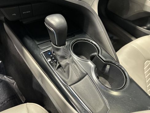 Used 2020 Toyota Camry SE image 22