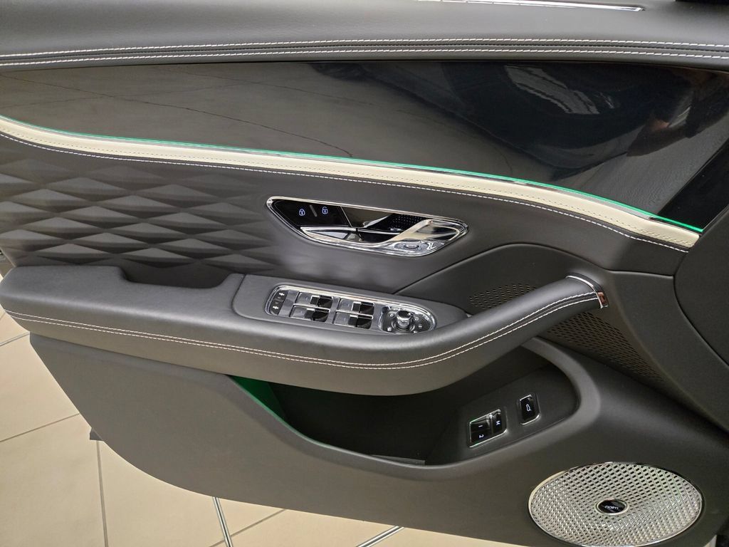 Certified 2024 Bentley Flying Spur W12 AWD/4WD image 35