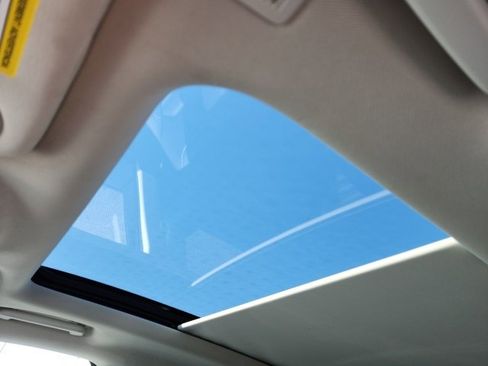 Used 2024 Ford Edge SEL w/ Convenience Package image 7