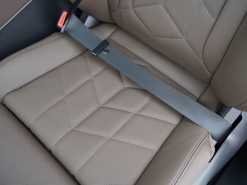 Used 2026 BMW i5 eDrive40 w/ Premium Package image 12