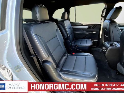 Used 2025 Buick Enclave Preferred image 25