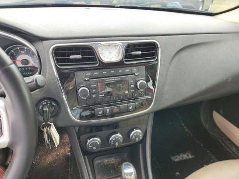 Used 2014 Chrysler 200 Limited FWD image 13