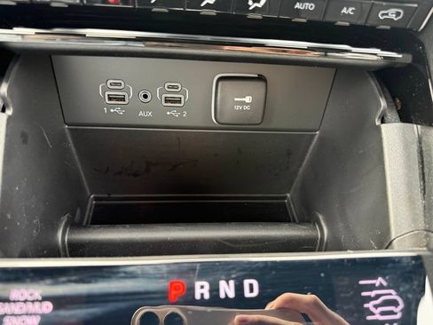 New 2025 Jeep Grand Cherokee Overland AWD/4WD image 22