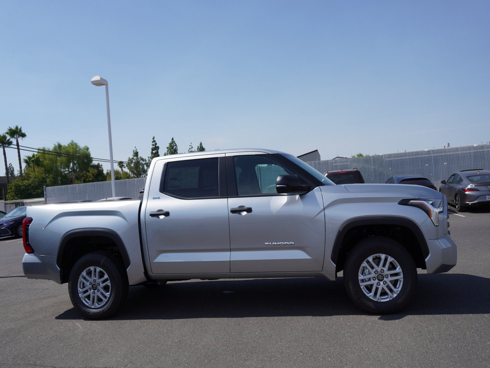 New 2026 Toyota Tundra SR5 w/ SR5 Convenience Package AWD/4WD image 4