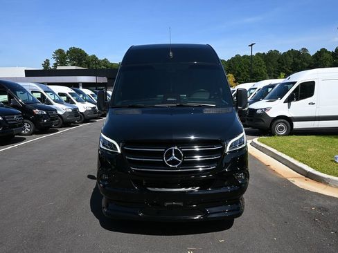 Used 2025 Mercedes-Benz Sprinter 3500 image 31
