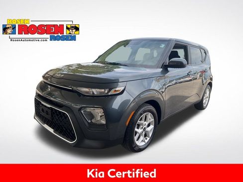 Certified 2022 Kia Soul LX w/ Technology Package FWD image 1