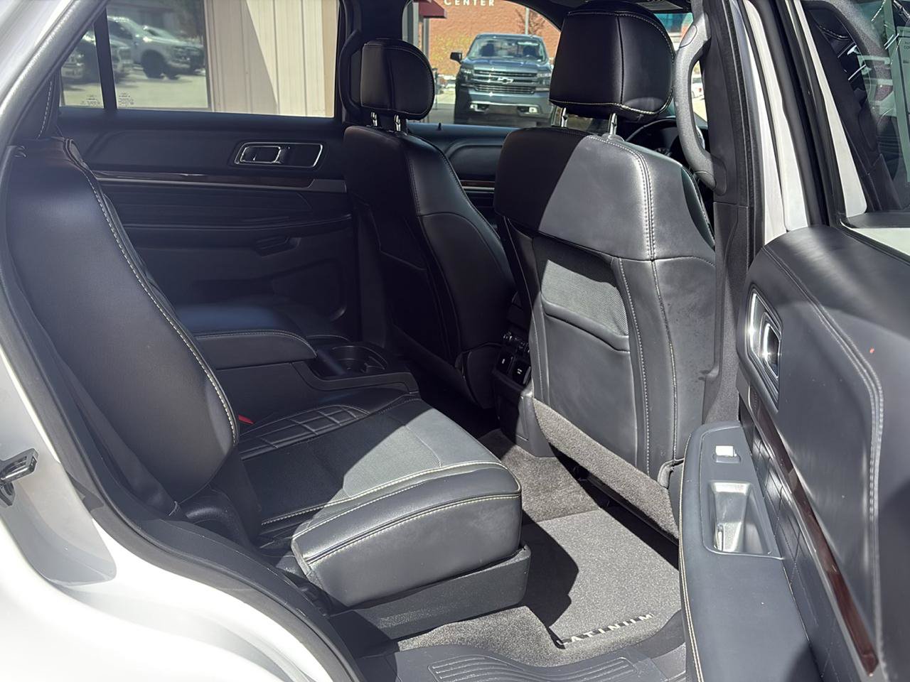Used 2017 Ford Explorer Platinum AWD/4WD image 12