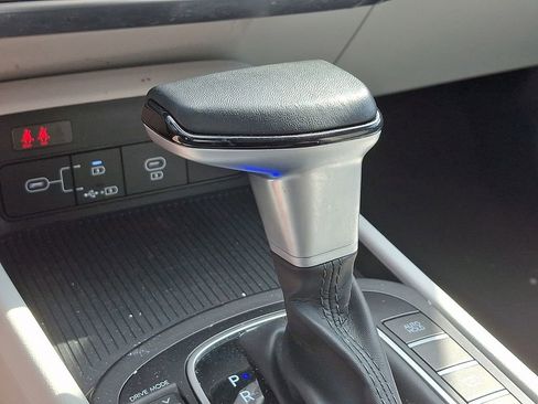 Used 2024 Hyundai Kona SEL image 13