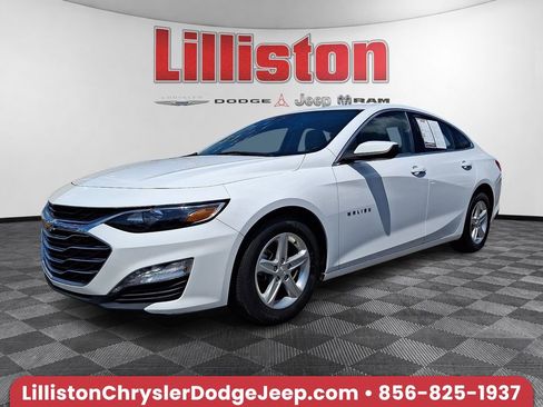 Used 2024 Chevrolet Malibu LT FWD image 1