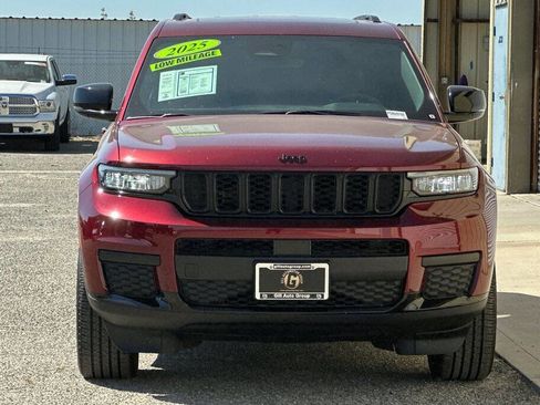 Used 2025 Jeep Grand Cherokee L Altitude image 9