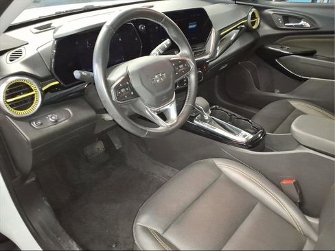 Certified 2024 Chevrolet Trax ACTIV w/ Sunroof Package image 27