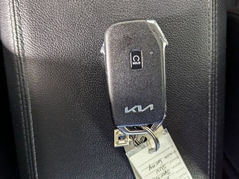 Used 2023 Kia Sportage EX AWD/4WD image 25