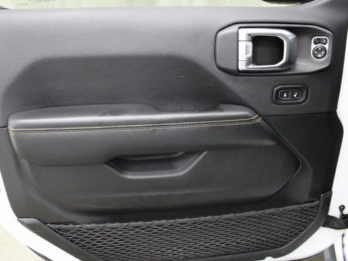 Used 2024 Jeep Wrangler Sahara 4xe image 12