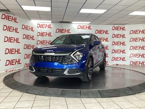 Used 2023 Kia Sportage EX FWD image 3