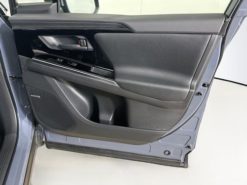 Used 2023 Subaru Solterra AWD image 33