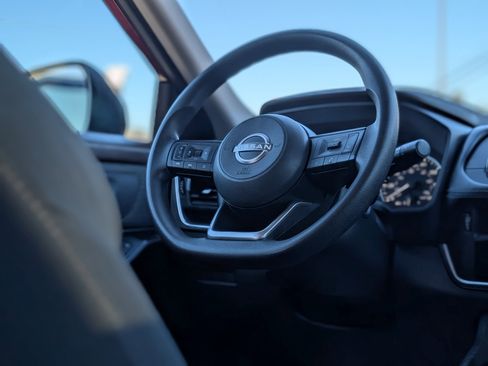 Used 2023 Nissan Rogue S image 15