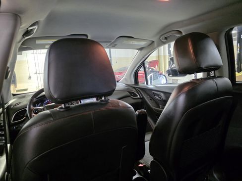 Used 2019 Chevrolet Trax LT w/ LT Convenience Package image 15