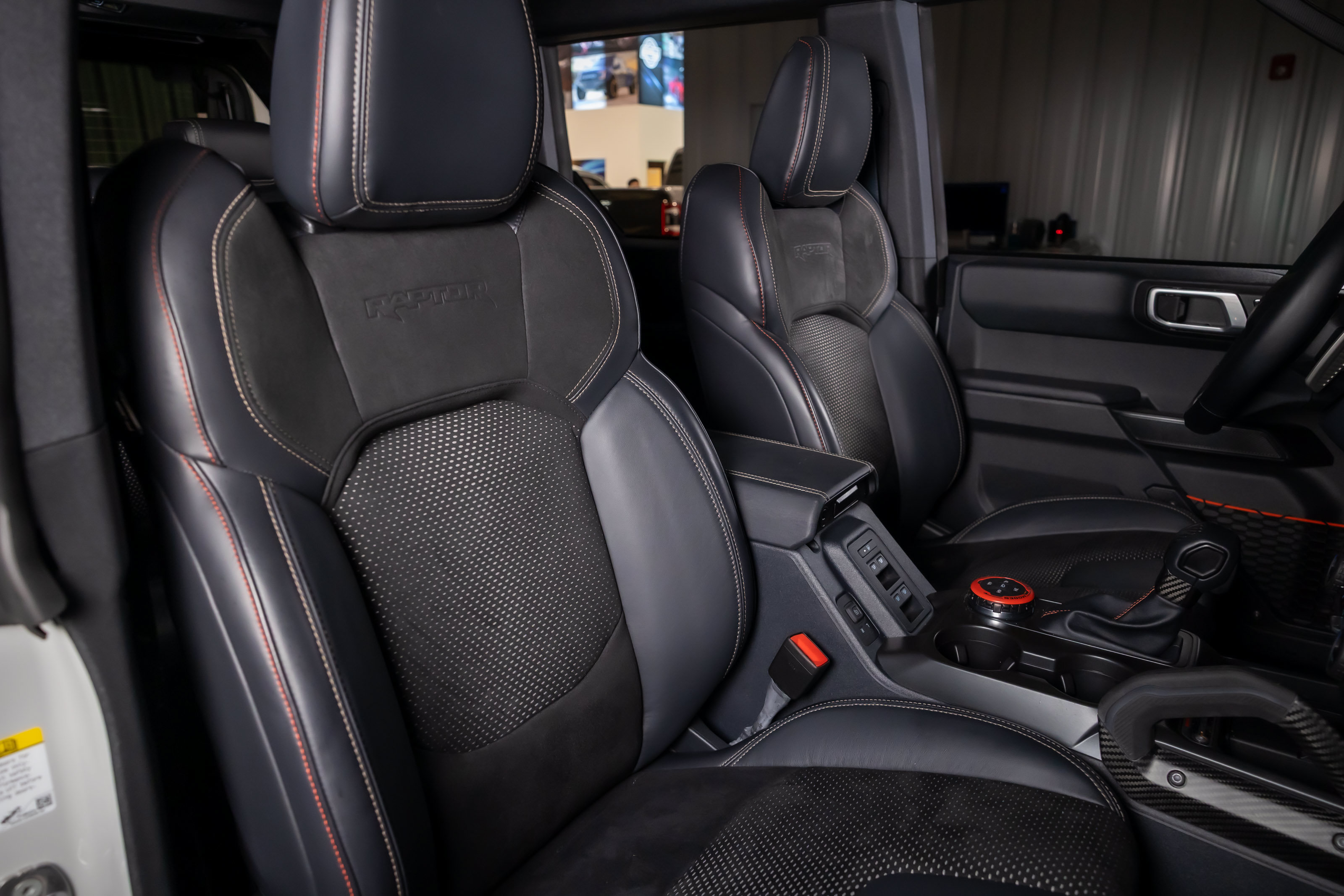 Used 2026 Ford Bronco Raptor w/ Interior Carbon Fiber Pack AWD/4WD image 18